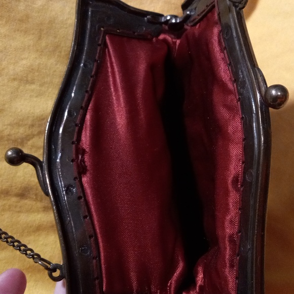 Silk Embroidered Victorian Style Crossbody Bag - Picture 4 of 5